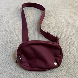 lululemon leather duffle bag Lululemon My Gym Bag Lululemon Mylo Mushroom Leather Duffle Bag Review